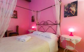 Juliette House Rooms Bed And Breakfast 3*